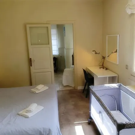Preciosa Casa Al Borde De Un Acantilado