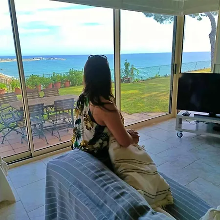 Сasa de vacaciones Preciosa Casa Al Borde De Un Acantilado Arenys de Mar